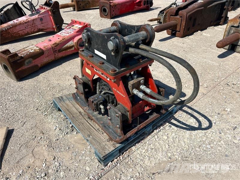  Connect Work Tools CC1500V Plate Compactor Attachm دكاكات أفقية