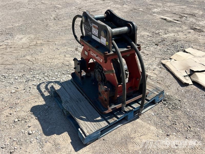  Connect Work Tools CC1500V Plate Compactor Attachm دكاكات أفقية