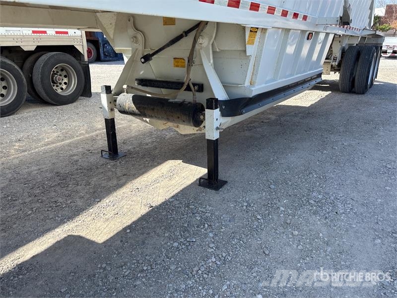 Construction Trailer Specialist 40 ft T/A Belly Du Tipper trailers