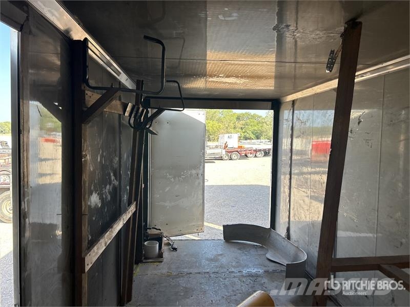 Continental Cargo TXVA716TA3 18 ft T/A Enclosed Trailer Rimorchi cassonati