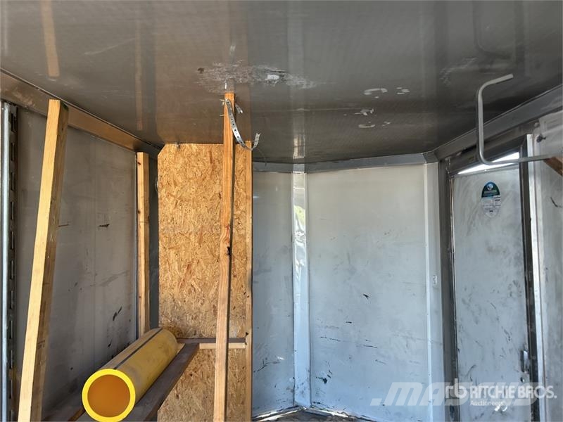 Continental Cargo TXVA716TA3 18 ft T/A Enclosed Trailer Rimorchi cassonati