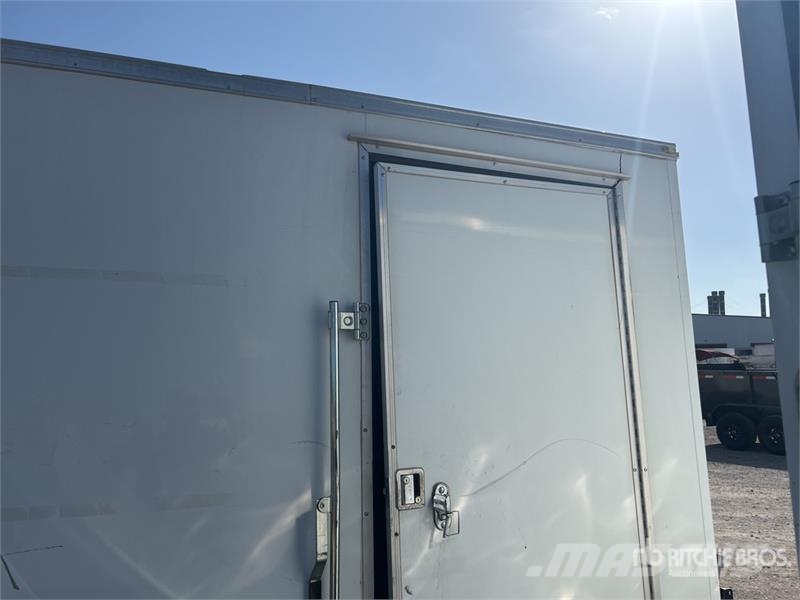 Continental Cargo TXVA716TA3 18 ft T/A Enclosed Trailer Rimorchi cassonati