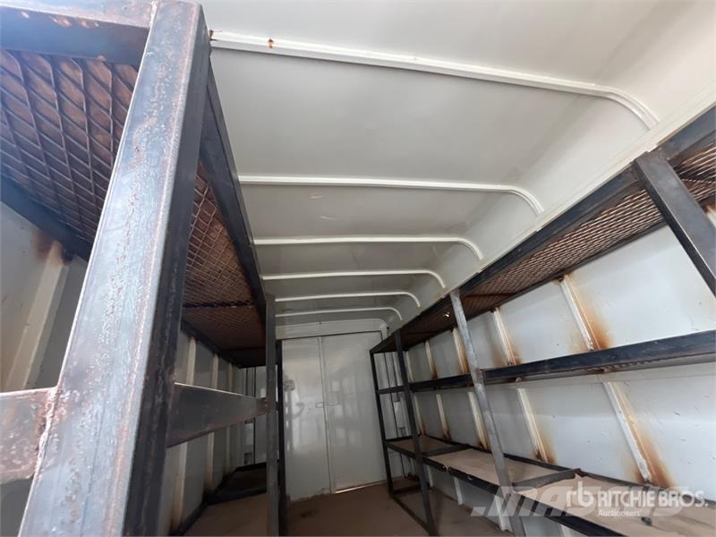  Contract Manufacture 16 ft T/A Enclosed Trailer Cajas de remolque