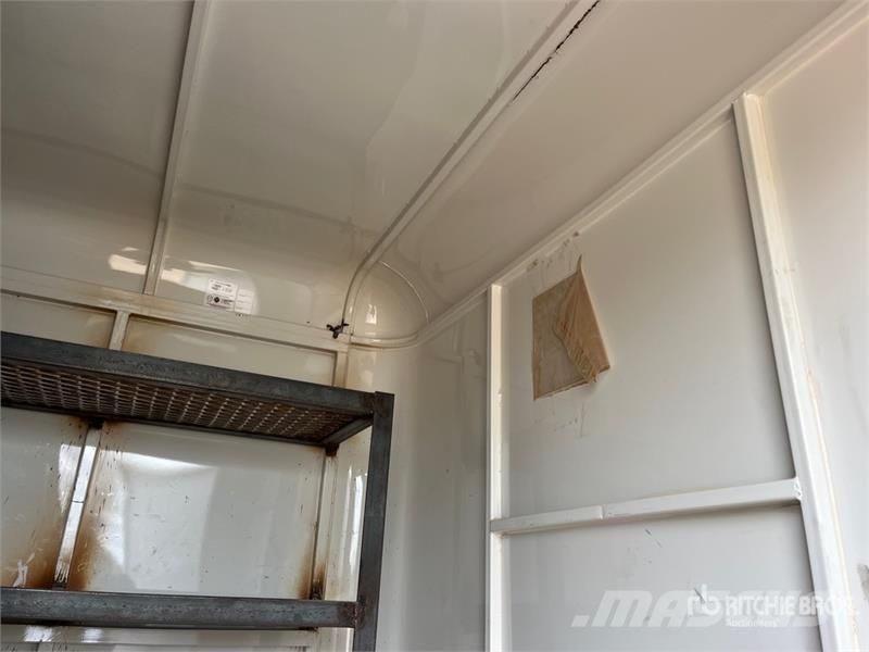  Contract Manufacture 16 ft T/A Enclosed Trailer Cajas de remolque