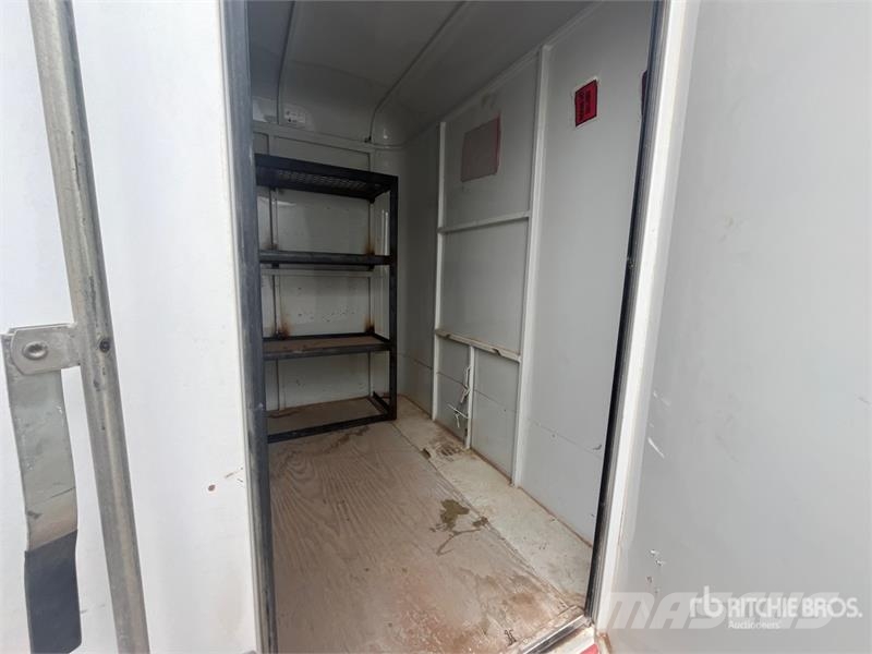  Contract Manufacturer 16 ft T/A Enclosed Trailer Furgons