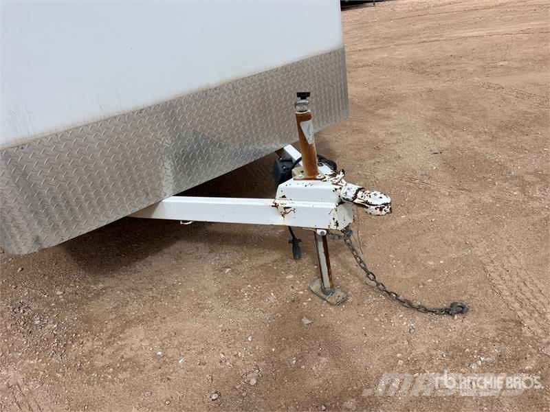 Contract Manufacturer 16 ft T/A Enclosed Trailer Furgons