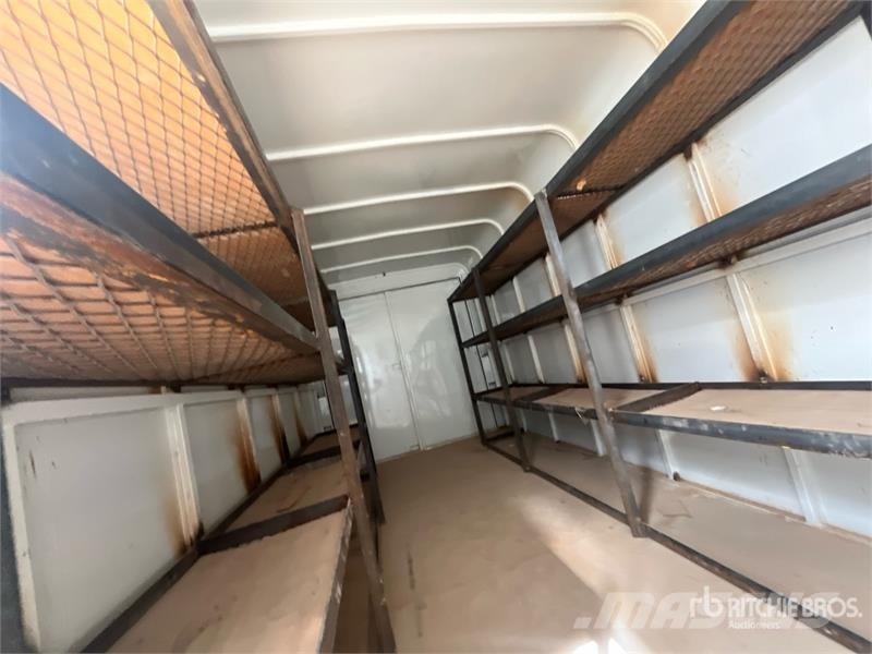  Contract Manufacturer 16 ft T/A Enclosed Trailer Furgons