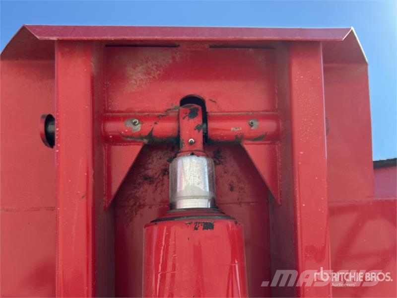  Coras Predator 28 ft T/A End Dump Trailer Tipphengere
