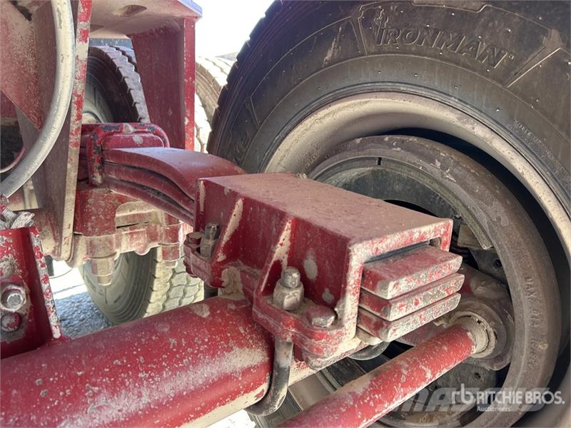  Coras Predator 28 ft T/A End Dump Trailer Tipphengere