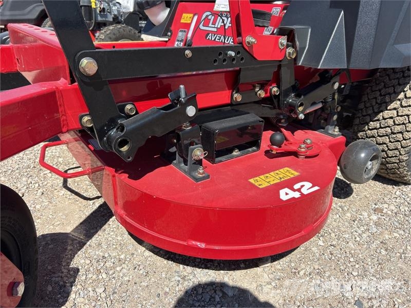 Country Clipper 1842KAT-A125 Zero-Turn Lawn Mower (Unused) Riding mowers
