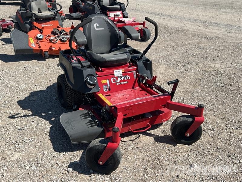 Country Clipper 1842KAT-A125 Zero-Turn Lawn Mower (Unused) Riding mowers