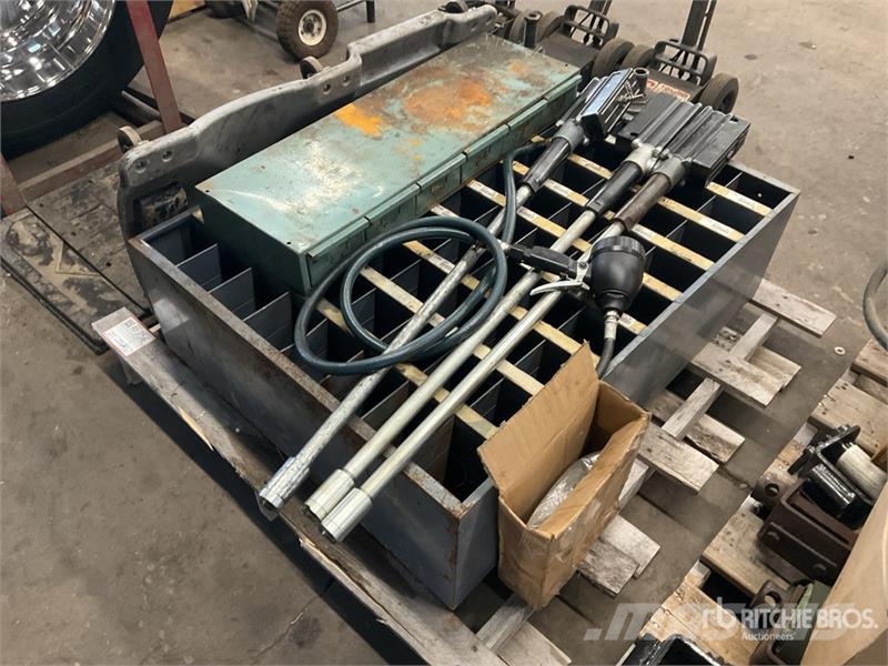  Creeper, Barrel Pumps, Bolt Bin Andre komponenter