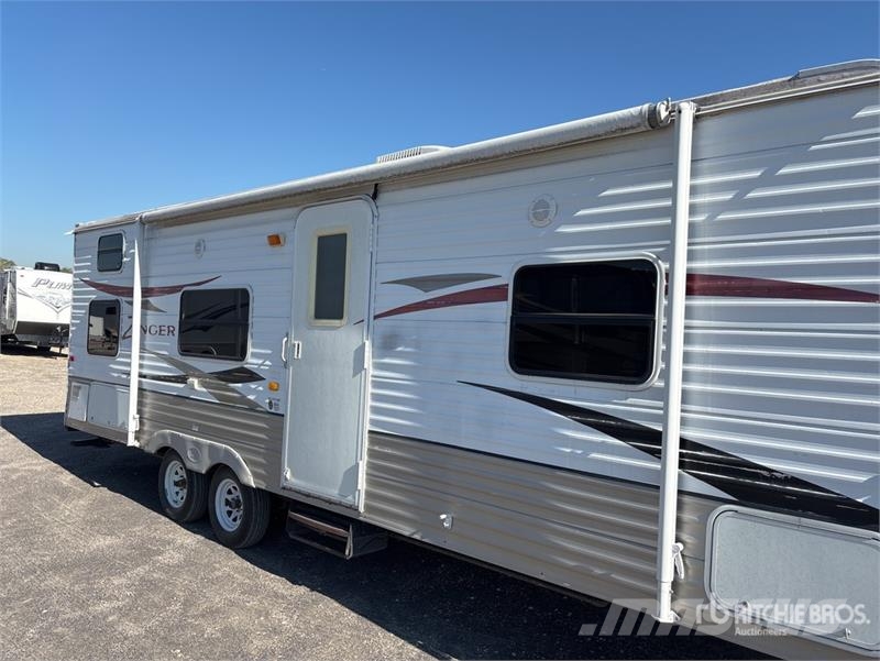 Crossroads Zinger 27BH 27 ft T/A Travel Trailer Citas piekabes