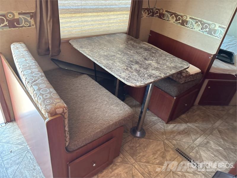 Crossroads Zinger 27BH 27 ft T/A Travel Trailer Citas piekabes