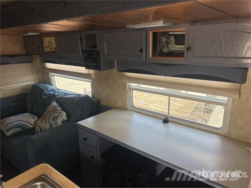 Crossroads Zinger 34 ft T/A Travel Trailer Altri rimorchi