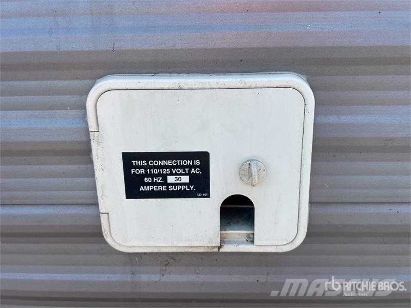 Crossroads Zinger 34 ft T/A Travel Trailer Altri rimorchi