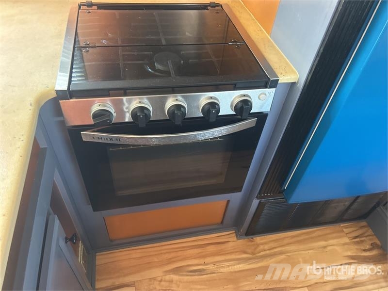 Crossroads Zinger 34 ft T/A Travel Trailer Altri rimorchi