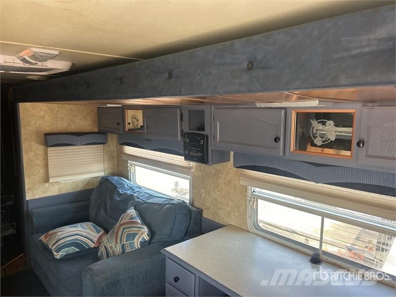 Crossroads Zinger 34 ft T/A Travel Trailer Altri rimorchi