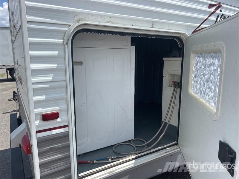 Crossroads Zinger 34 ft T/A Travel Trailer Altri rimorchi