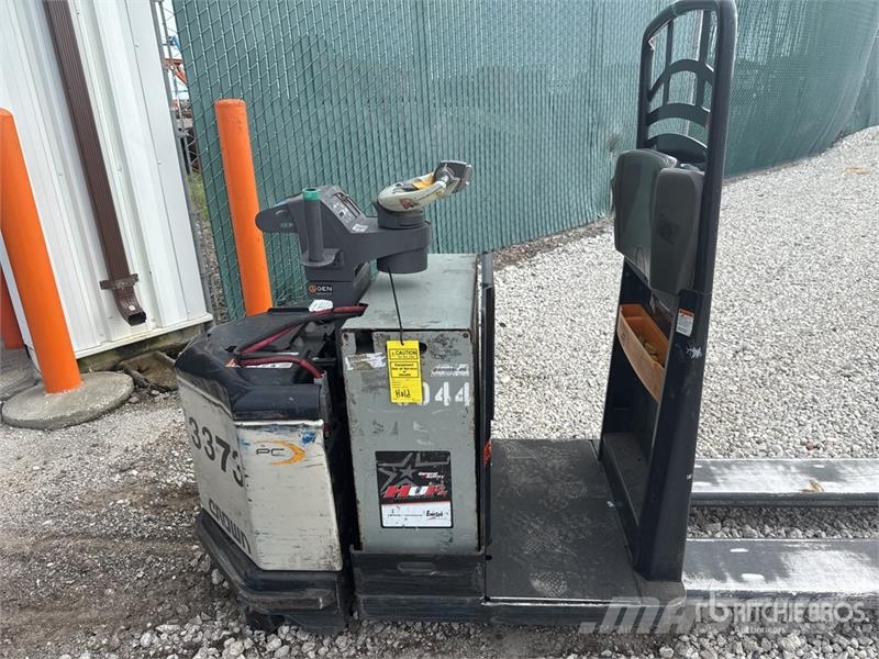 Crown PC4500-80 8000 lb Electric Pallet Jack 手拉式油壓拖板車