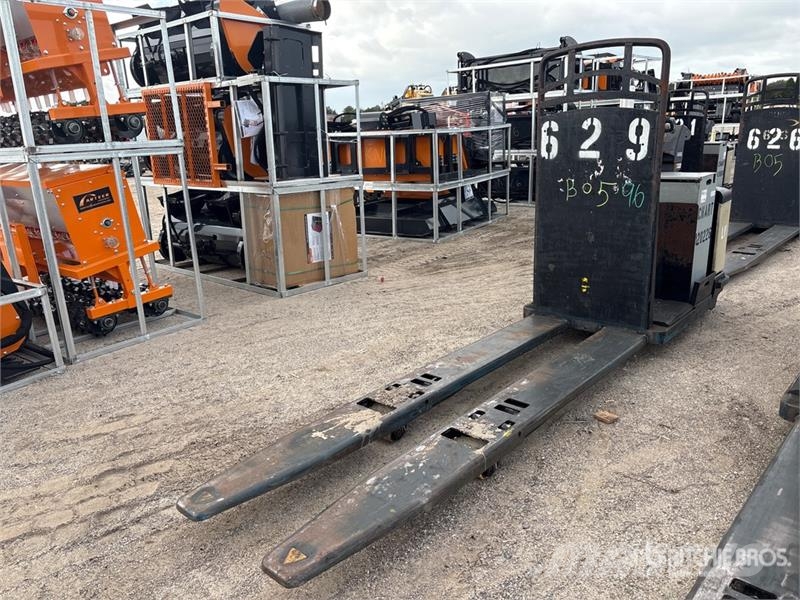 Crown PC4500-80 8000 lb Electric Pallet Jack Handhubwagen