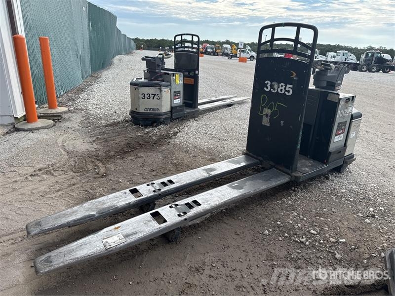 Crown PC4500-80 8000 lb Electric Pallet Jack Transpaletas Manuales