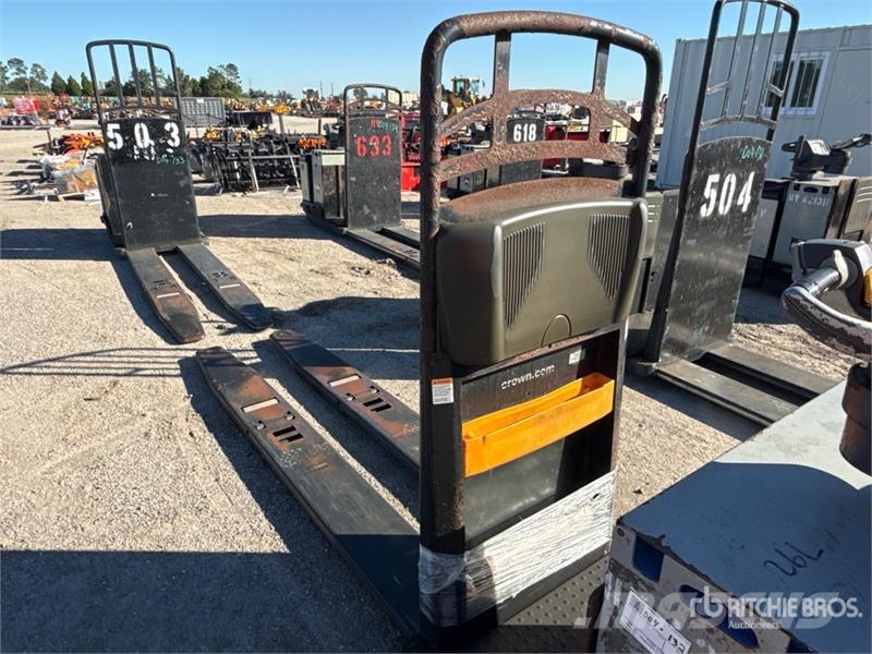 Crown PC4500-80 8000 lb Pallet Jack 手动码垛机