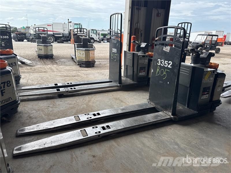 Crown PC4500-80 8000 lb Electric Pallet Jack Ručni paletar