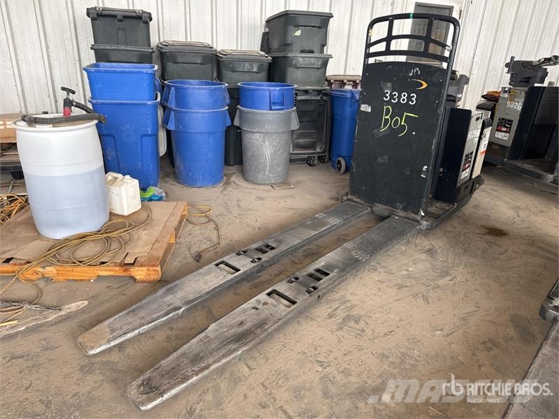 Crown PC4500-80 8000 lb Electric Pallet Jack 手拉式油壓拖板車