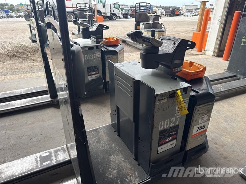 Crown PC4500-80 8000 lb Electric Pallet Jack 手拉式油壓拖板車
