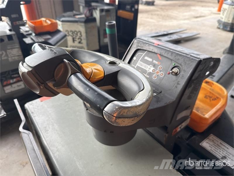 Crown PC4500-80 8000 lb Electric Pallet Jack Ručni paletar