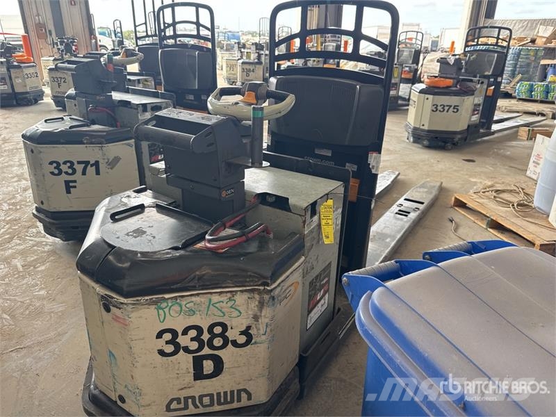 Crown PC4500-80 8000 lb Electric Pallet Jack 手拉式油壓拖板車