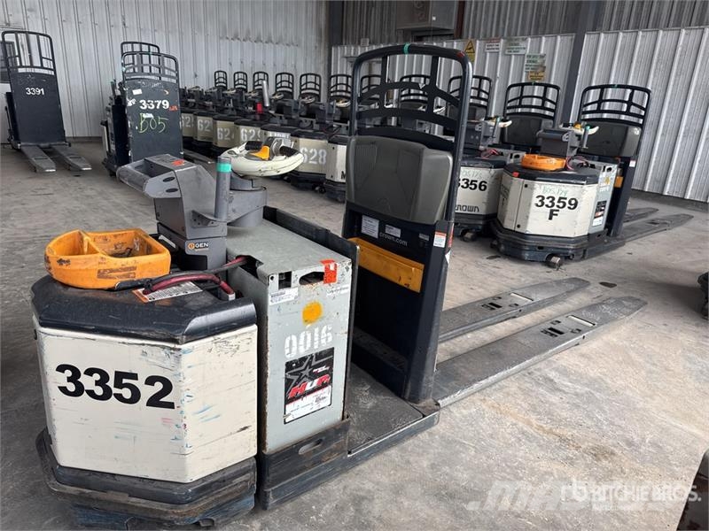 Crown PC4500-80 8000 lb Electric Pallet Jack Ručni paletar