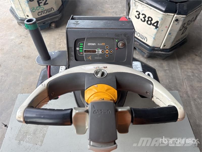 Crown PC4500-80 8000 lb Electric Pallet Jack 手拉式油壓拖板車