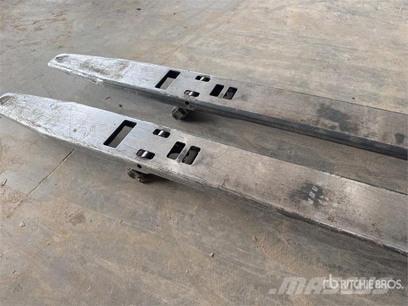 Crown PC4500-80 8000 lb Electric Pallet Jack 手拉式油壓拖板車