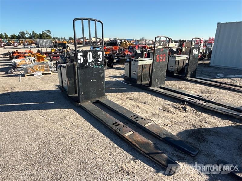 Crown PC4500-80 8000 lb Pallet Jack 手动码垛机