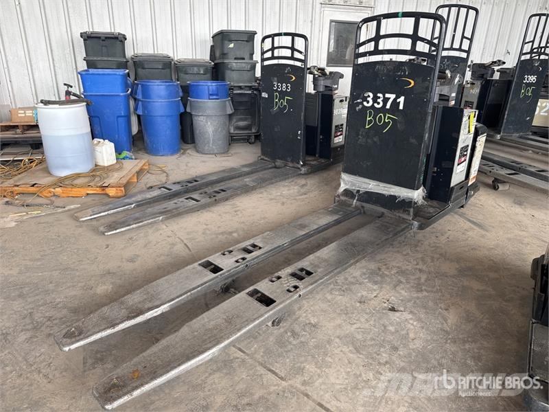 Crown PC4500-80 8000 lb Electric Pallet Jack 手拉式油壓拖板車