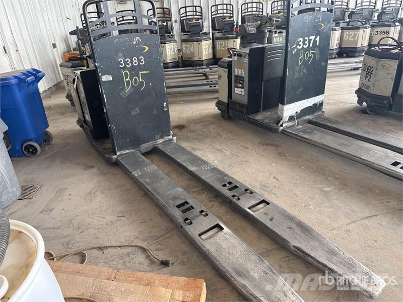Crown PC4500-80 8000 lb Electric Pallet Jack 手拉式油壓拖板車