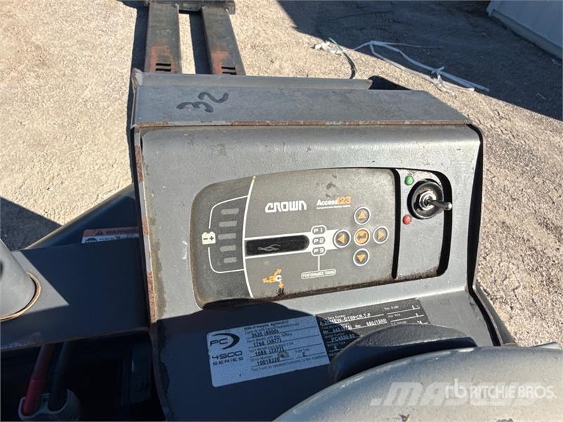 Crown PC4500-80 8000 lb Pallet Jack Kézi raklapemelő