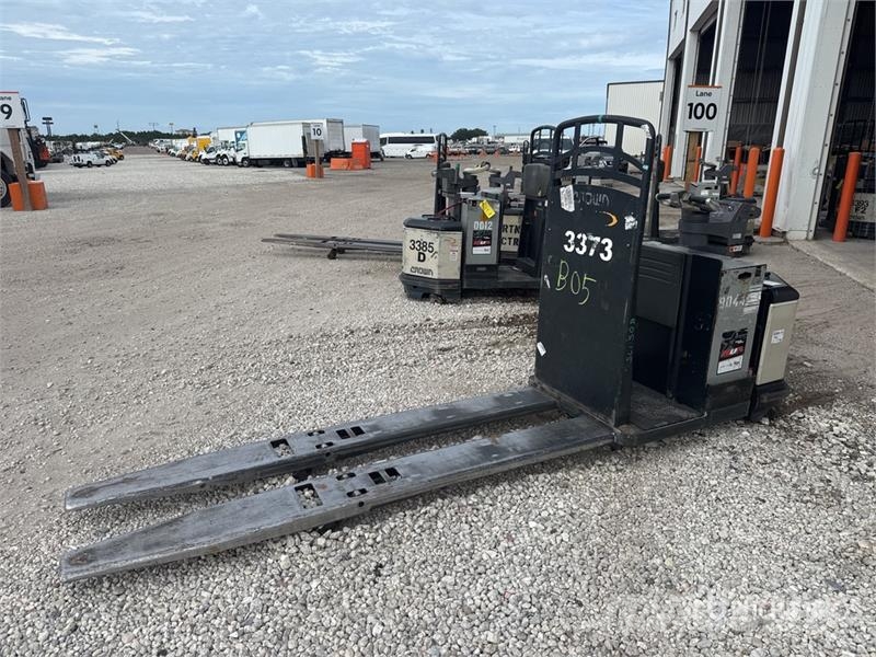 Crown PC4500-80 8000 lb Electric Pallet Jack 手拉式油壓拖板車