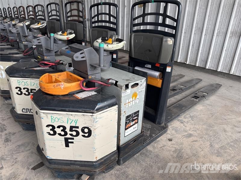 Crown PC4500-80 8000 lb Electric Pallet Jack 手拉式油壓拖板車