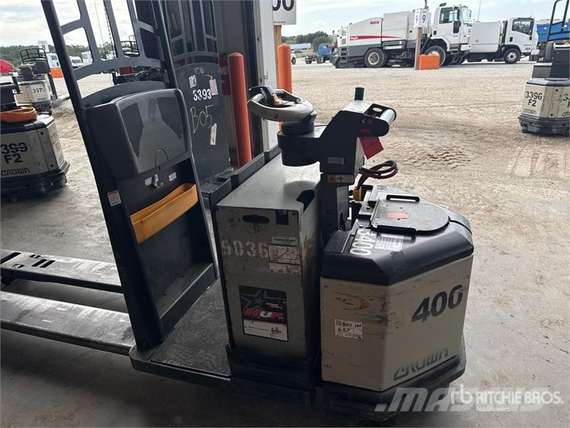 Crown PC4500-80 8000 lb Electric Pallet Jack 手拉式油壓拖板車