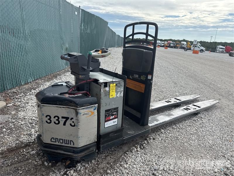 Crown PC4500-80 8000 lb Electric Pallet Jack 手拉式油壓拖板車