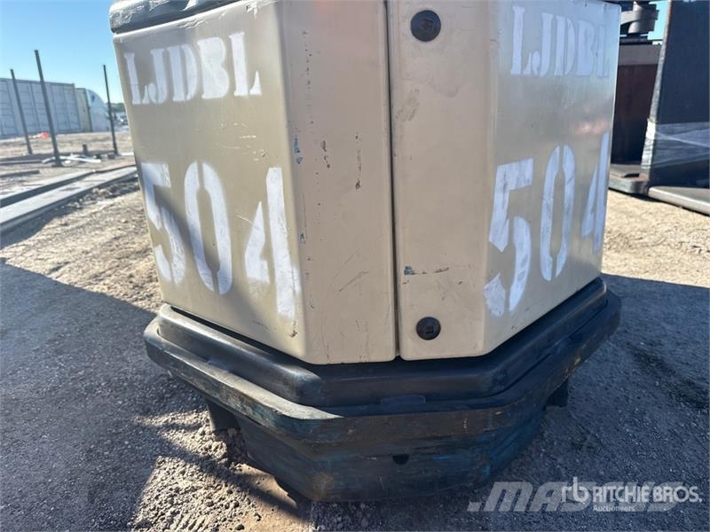 Crown PC4500-80 8000 lb Pallet Jack 手动码垛机
