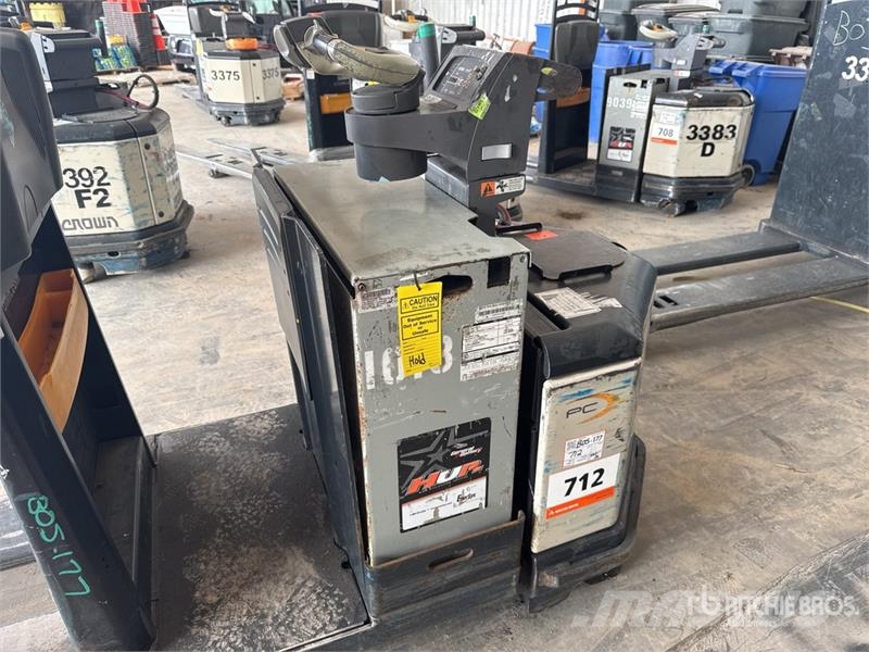 Crown PC4500-80 8000 lb Electric Pallet Jack 手拉式油壓拖板車