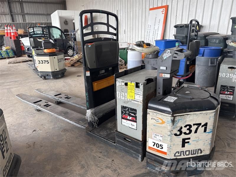 Crown PC4500-80 8000 lb Electric Pallet Jack 手拉式油壓拖板車