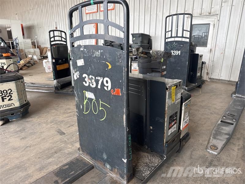 Crown PC4500-80 8000 lb Electric Pallet Jack 手拉式油壓拖板車