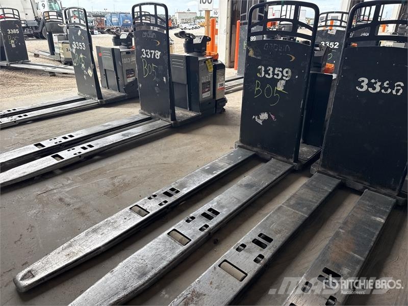 Crown PC4500-80 8000 lb Electric Pallet Jack 手拉式油壓拖板車