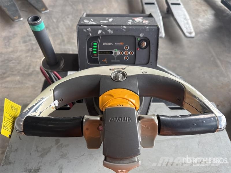 Crown PC4500-80 8000 lb Electric Pallet Jack Ručni paletar