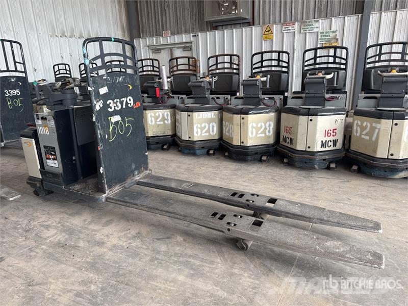 Crown PC4500-80 8000 lb Electric Pallet Jack 手拉式油壓拖板車